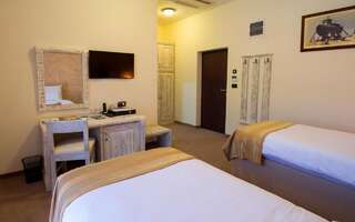 Отель Hotel Helada Тиват Стандартный двухместный номер с 1 кроватью или 2 отдельными кроватями-4